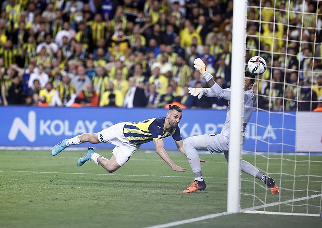 场米克尔揭 场米克尔揭